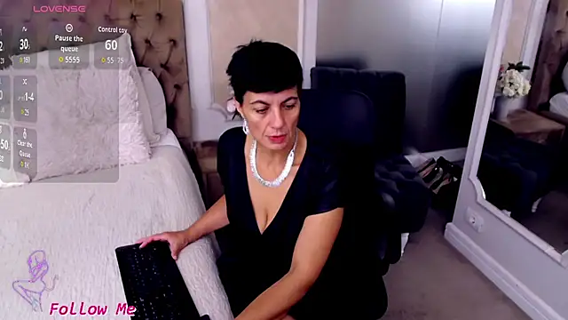 BustyPenellope online show from September 28, 2:50 am