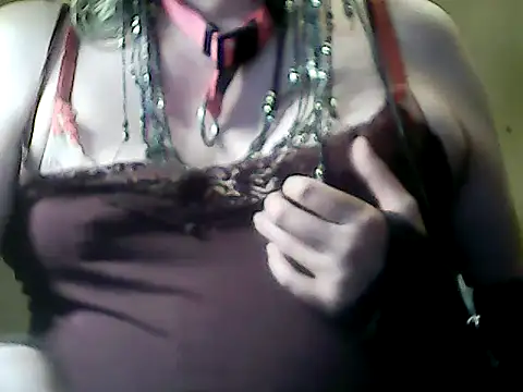 Snapshot of sissy_sarah69 chatting on October 4, 9:13 pm sissy sarah69 online show from October 4, 9:13 pm