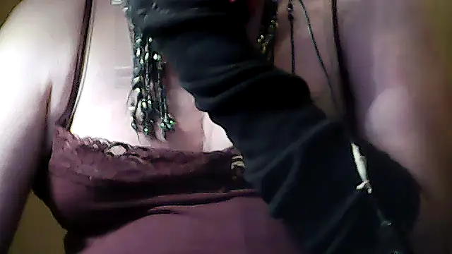 Snapshot of sissy_sarah69 chatting on November 23, 10:04 am sissy sarah69 online show from November 23, 10:04 am