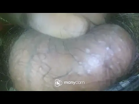 Snapshot of jikh13 chatting on October 31, 8:04 am jikh13 online show from October 31, 8:04 am