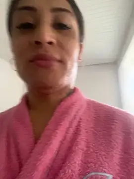 Snapshot of Afroditahott chatting on October 6, 7:11 pm Afroditahott online show from October 6, 7:11 pm