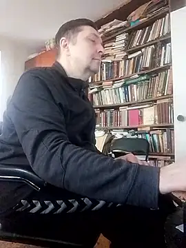 Pokaz2020 online show from April 4, 9:40 am