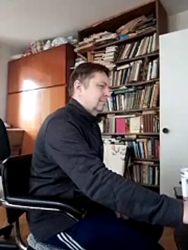 Pokaz2020 online show from April 8, 9:20 am