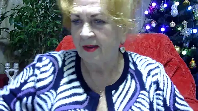 Emma52610 online show from January 3, 5:31 pm