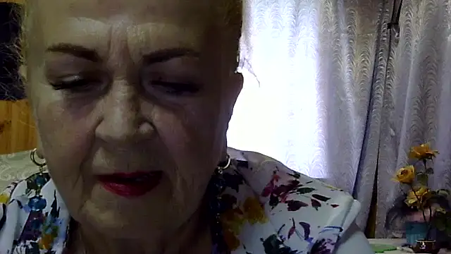 Emma52610 online show from September 21, 10:50 am