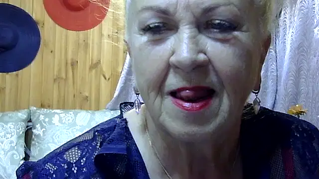 Emma52610 online show from October 2, 5:58 am