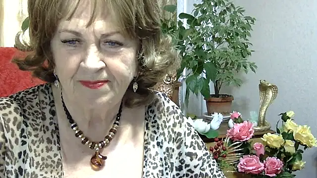 Snapshot of Emma52610 chatting on May 2, 11:26 am Emma52610 online show from May 2, 11:26 am