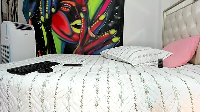 luna sexxy online show from April 23, 3:19 am