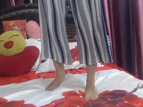 Snapshot of prettyindiandoll chatting on July 18, 6:17 am prettyindiandoll online show from July 18, 6:17 am