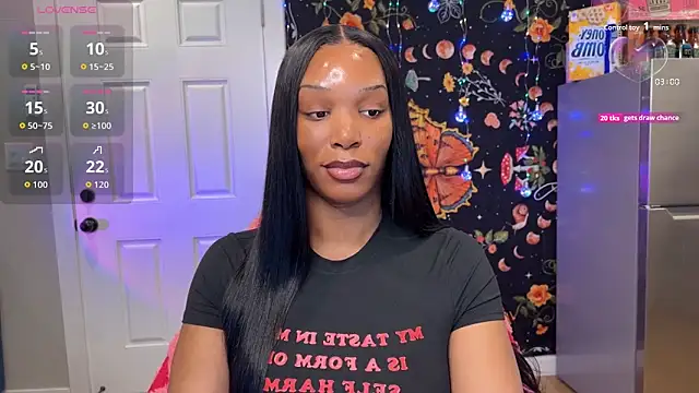 ItalyNayoir online show from September 25, 6:11 pm