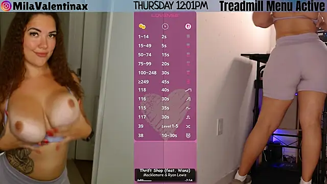 Snapshot of MilaValentina chatting on June 4, 4:02 pm MilaValentina online show from June 4, 4:02 pm