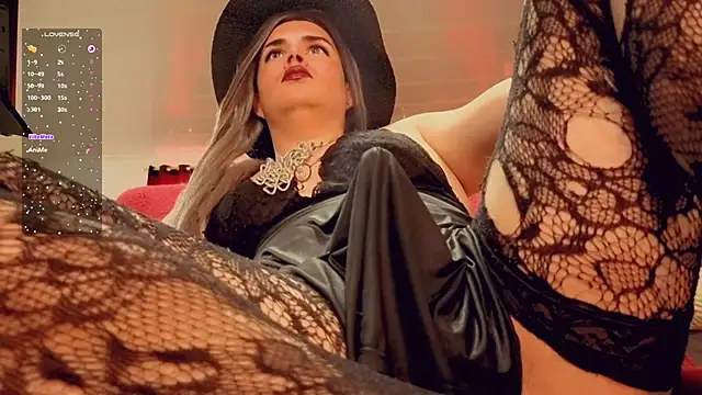 camyl93 online show from February 9, 9:30 pm