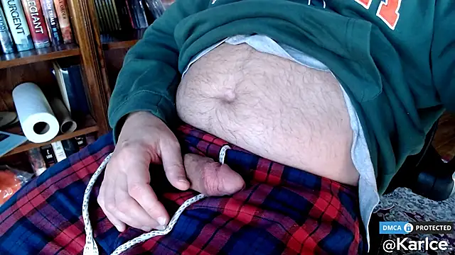 karlce online show from December 2, 9:06 pm