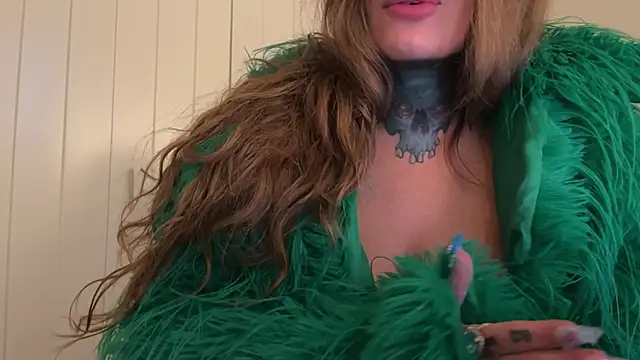 Snapshot of airgeadx chatting on December 16, 9:31 pm airgeadx online show from December 16, 9:31 pm