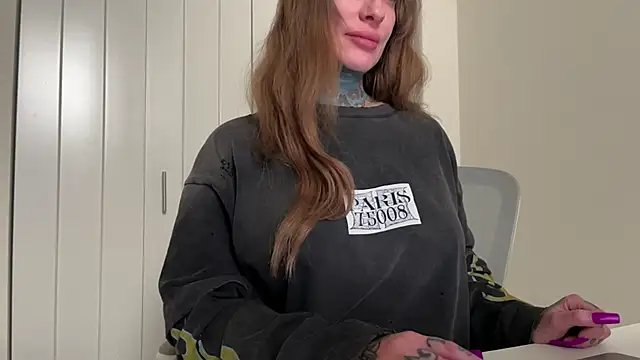 Snapshot of airgeadx chatting on January 12, 8:14 pm airgeadx online show from January 12, 8:14 pm