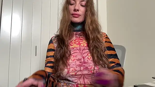 Snapshot of airgeadx chatting on January 13, 5:44 pm airgeadx online show from January 13, 5:44 pm