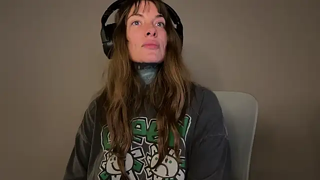 Snapshot of airgeadx chatting on January 21, 3:04 am airgeadx online show from January 21, 3:04 am