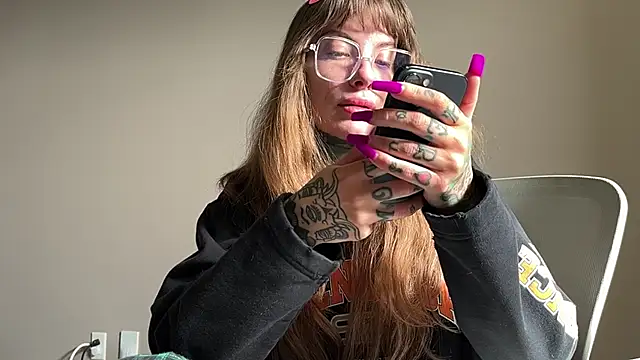 Snapshot of airgeadx chatting on January 23, 5:10 pm airgeadx online show from January 23, 5:10 pm