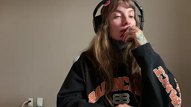 Snapshot of airgeadx chatting on January 23, 8:13 pm airgeadx online show from January 23, 8:13 pm