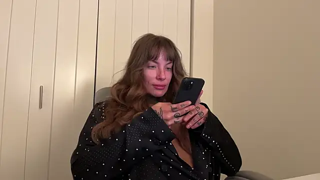 Snapshot of airgeadx chatting on January 29, 10:53 pm airgeadx online show from January 29, 10:53 pm