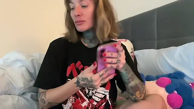 Snapshot of airgeadx chatting on September 26, 9:19 pm airgeadx online show from September 26, 9:19 pm