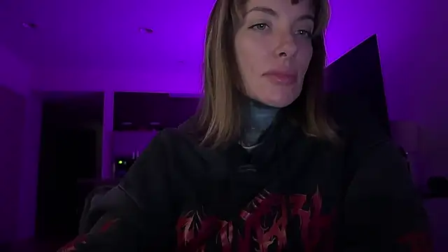 Snapshot of airgeadx chatting on October 10, 12:09 am airgeadx online show from October 10, 12:09 am