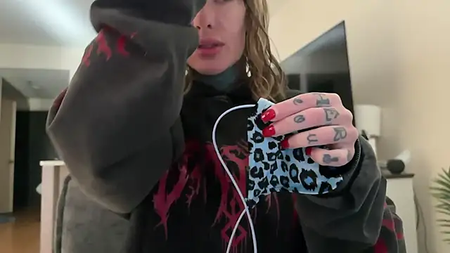 Snapshot of airgeadx chatting on October 10, 6:29 pm airgeadx online show from October 10, 6:29 pm