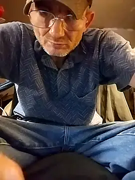 Snapshot of ROBERT0516 chatting on November 5, 1:38 am ROBERT0516 online show from November 5, 1:38 am