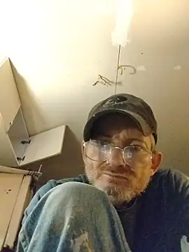 Snapshot of ROBERT0516 chatting on November 22, 10:20 pm ROBERT0516 online show from November 22, 10:20 pm