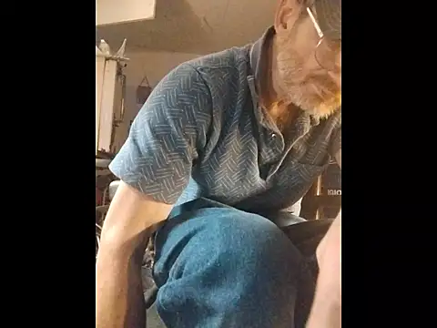 Snapshot of ROBERT0516 chatting on December 2, 4:18 am ROBERT0516 online show from December 2, 4:18 am