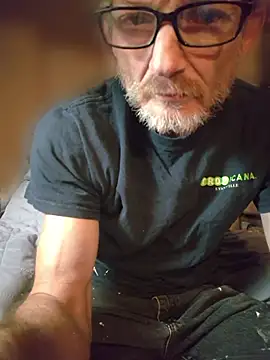Snapshot of ROBERT0516 chatting on August 7, 1:51 am ROBERT0516 online show from August 7, 1:51 am