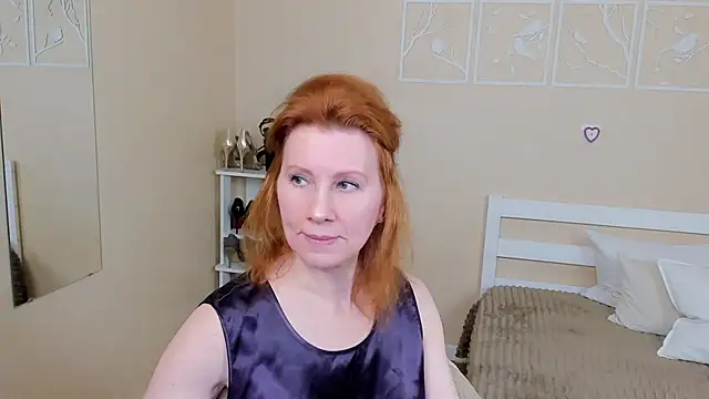 Snapshot of FoxySophia chatting on February 5, 2:37 pm FoxySophia online show from February 5, 2:37 pm