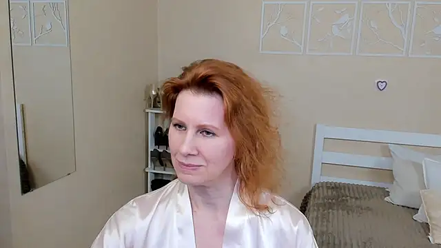 Snapshot of FoxySophia chatting on February 8, 2:26 am FoxySophia online show from February 8, 2:26 am