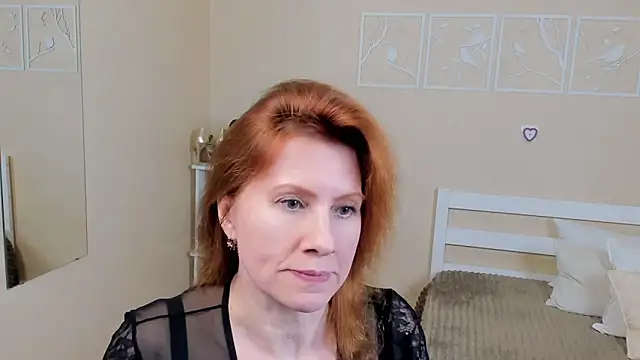 Snapshot of FoxySophia chatting on February 25, 3:42 am FoxySophia online show from February 25, 3:42 am