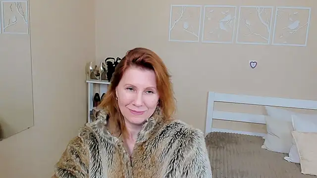 Snapshot of FoxySophia chatting on February 25, 8:03 am FoxySophia online show from February 25, 8:03 am