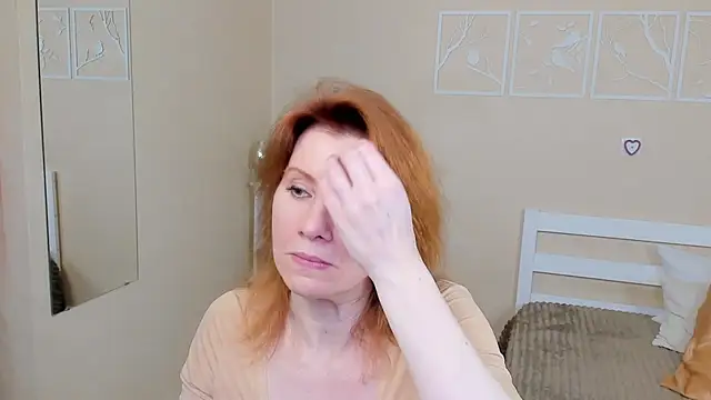 Snapshot of FoxySophia chatting on February 26, 8:15 am FoxySophia online show from February 26, 8:15 am