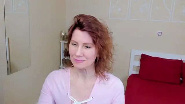 Snapshot of FoxySophia chatting on March 22, 11:42 am FoxySophia online show from March 22, 11:42 am