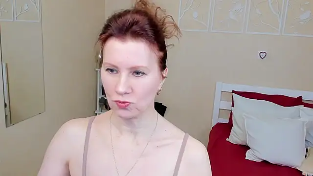 Snapshot of FoxySophia chatting on March 23, 9:10 am FoxySophia online show from March 23, 9:10 am