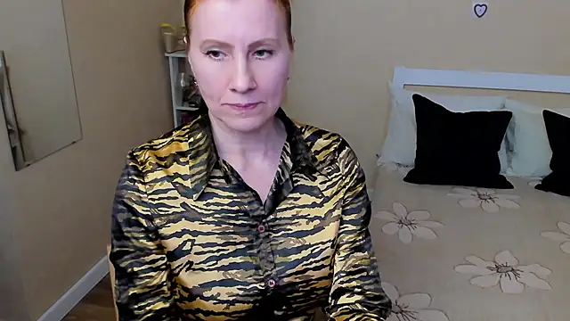 Snapshot of FoxySophia chatting on September 26, 8:29 am FoxySophia online show from September 26, 8:29 am