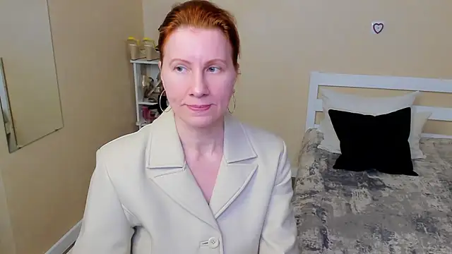 Snapshot of FoxySophia chatting on September 30, 3:39 pm FoxySophia online show from September 30, 3:39 pm