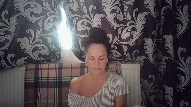 LindaStarS online show from November 5, 6:57 am