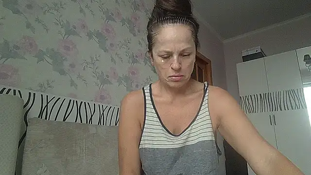 LindaStarS online show from November 17, 6:41 am