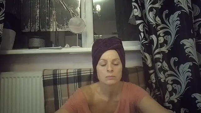 LindaStarS online show from December 3, 6:17 pm