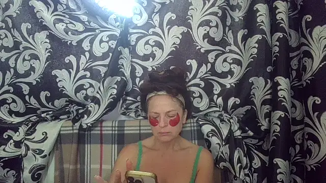 LindaStarS online show from June 20, 5:43 am
