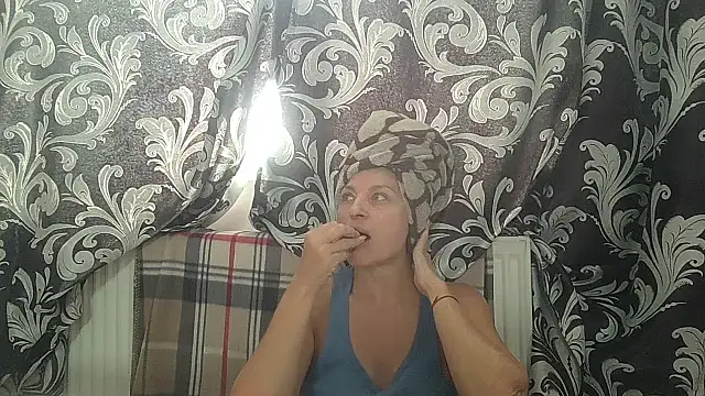 LindaStarS online show from July 9, 11:58 am