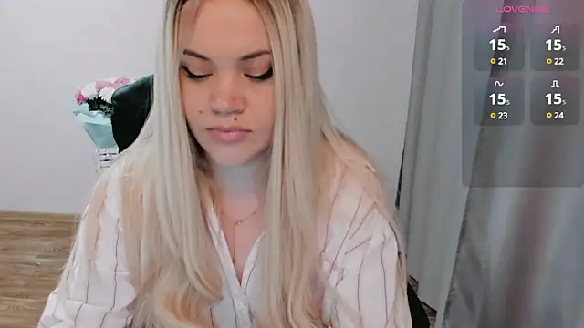 Snapshot of AllAboutLoveXx chatting on December 6, 8:59 am AllAboutLoveXx online show from December 6, 8:59 am