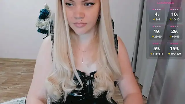 Snapshot of AllAboutLoveXx chatting on December 20, 8:17 am AllAboutLoveXx online show from December 20, 8:17 am