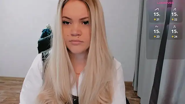 Snapshot of AllAboutLoveXx chatting on December 21, 8:18 am AllAboutLoveXx online show from December 21, 8:18 am