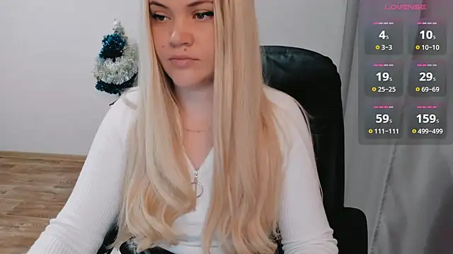 Snapshot of AllAboutLoveXx chatting on January 8, 8:16 am AllAboutLoveXx online show from January 8, 8:16 am