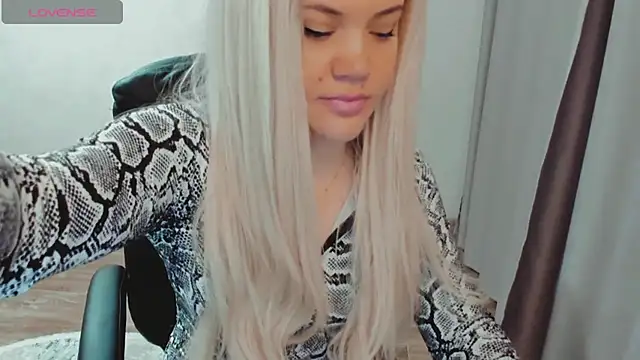 Snapshot of AllAboutLoveXx chatting on February 1, 7:26 am AllAboutLoveXx online show from February 1, 7:26 am